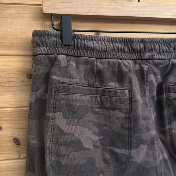 Athleta Size 10 Farallon Camouflage Jogger Pants - Picture 10 of 13